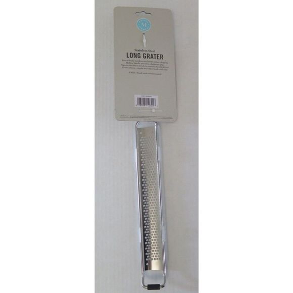 Martha Stewart #129120.01 Silver Stainless Steel Long Grater w/Plastic Cover - Picture 2 of 5